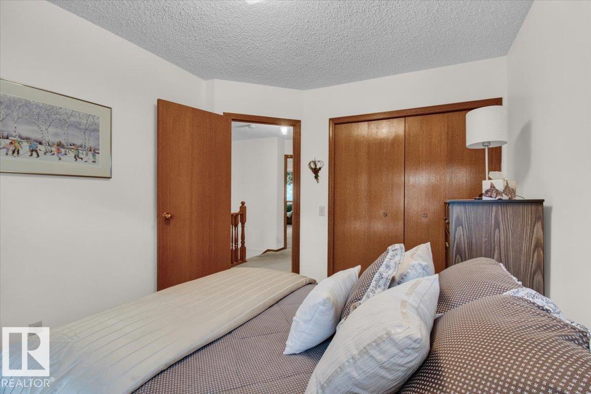 Photo 12 of 84 Deane Cr, St Albert AB