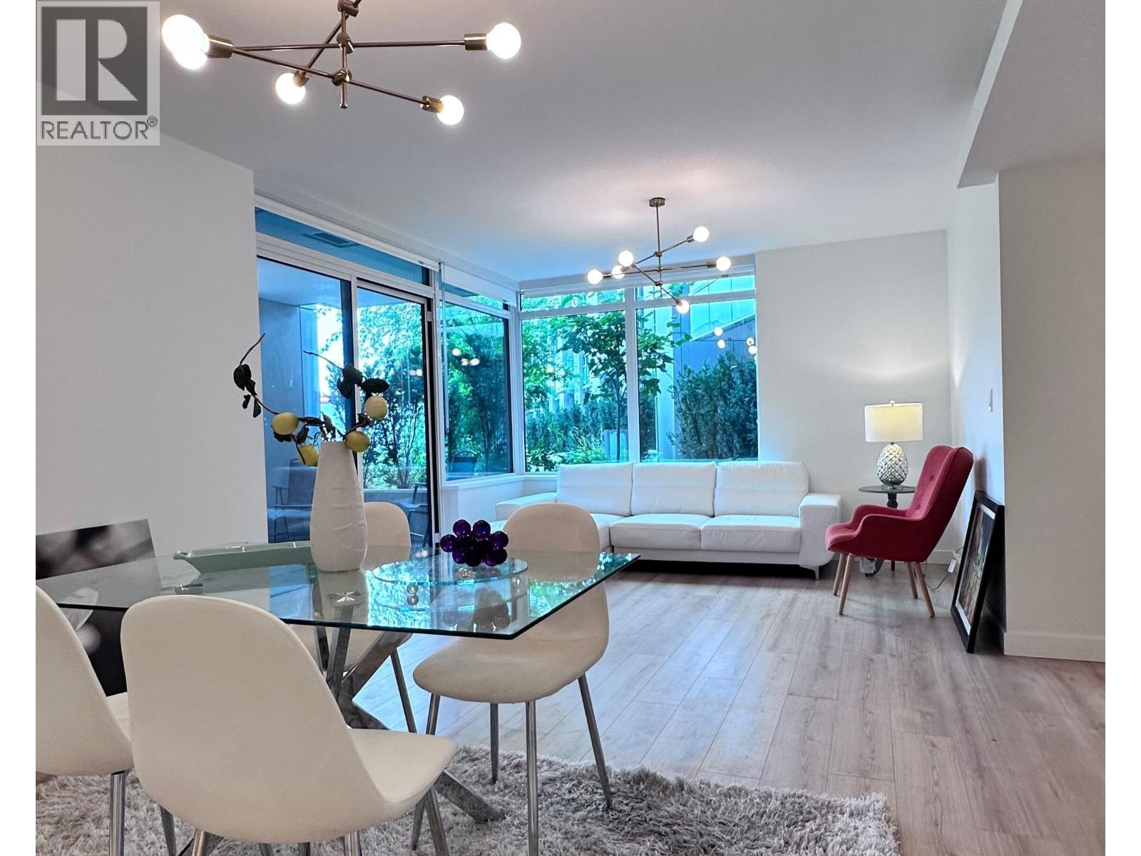 Photo 1 of 304 1500 Fern Street, North Vancouver BC