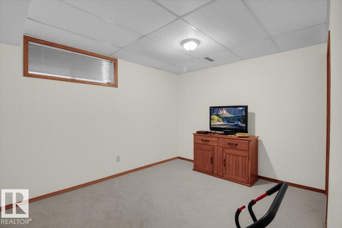 Photo 48 of 84 Deane Cr, St Albert AB