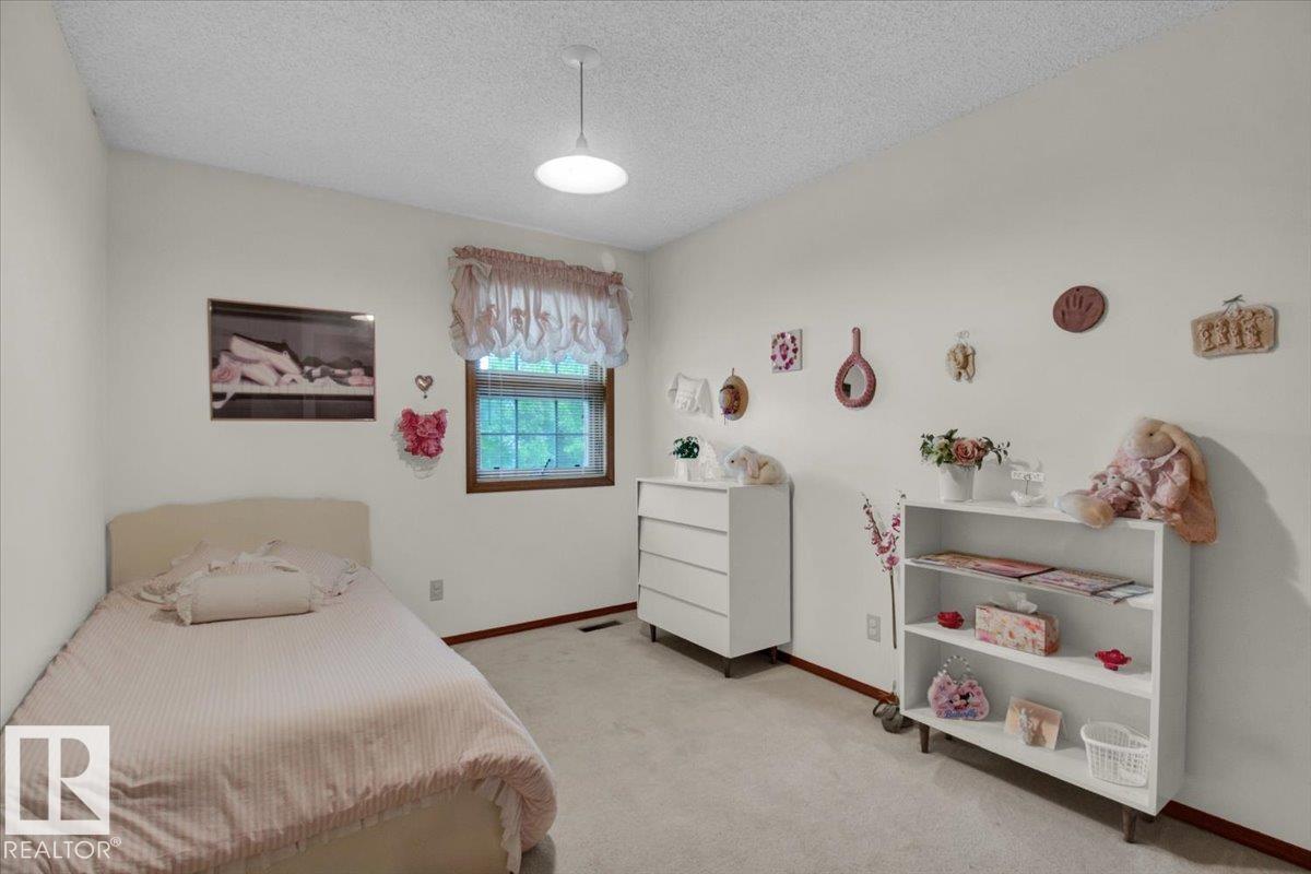Photo 9 of 84 Deane Cr, St Albert AB