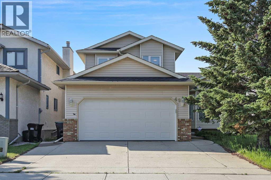 Single Family House for Sale in  Hawktree Circle NW Hawkwood Calgary 