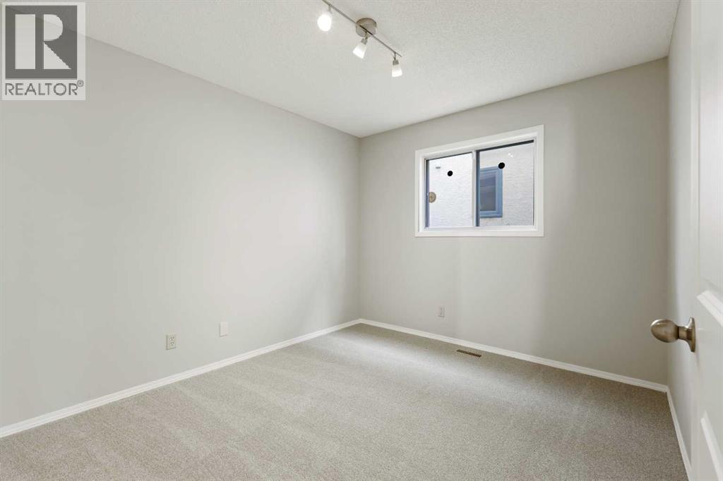 Single Family House for Sale in  Hawktree Circle NW Hawkwood Calgary 