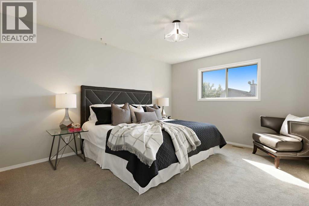 Single Family House for Sale in  Hawktree Circle NW Hawkwood Calgary 