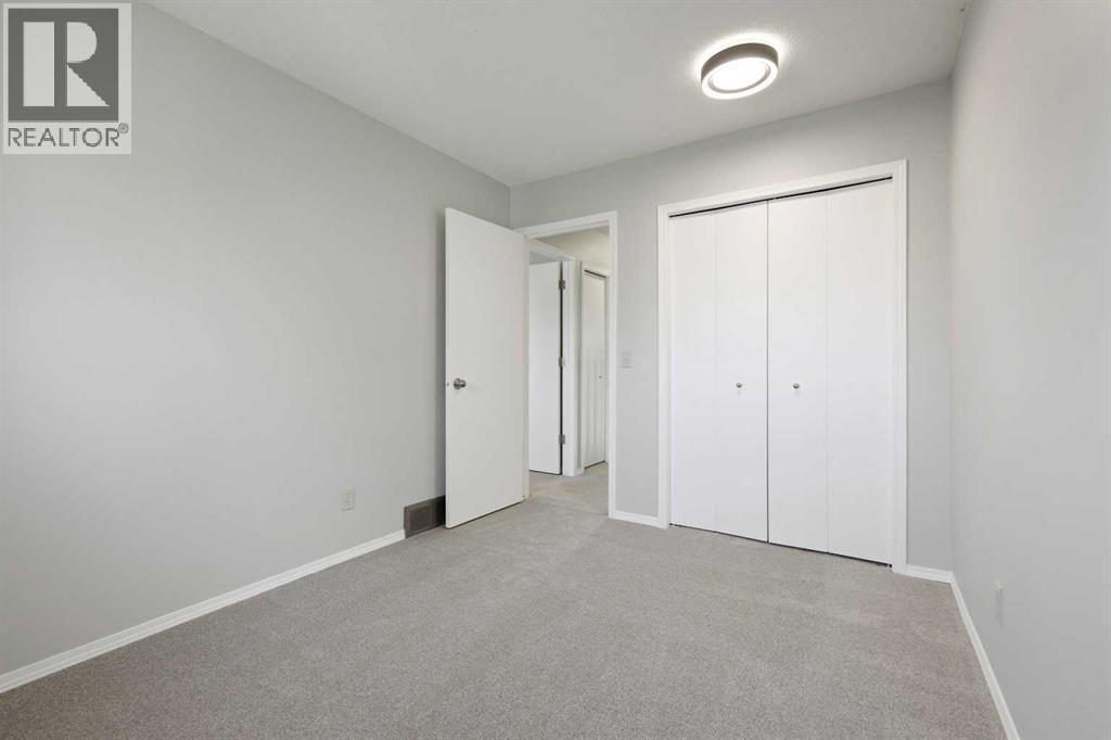 Single Family House for Sale in  Hawktree Circle NW Hawkwood Calgary 