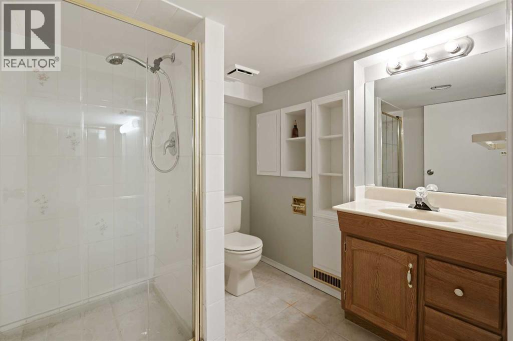 Single Family House for Sale in  Hawktree Circle NW Hawkwood Calgary 
