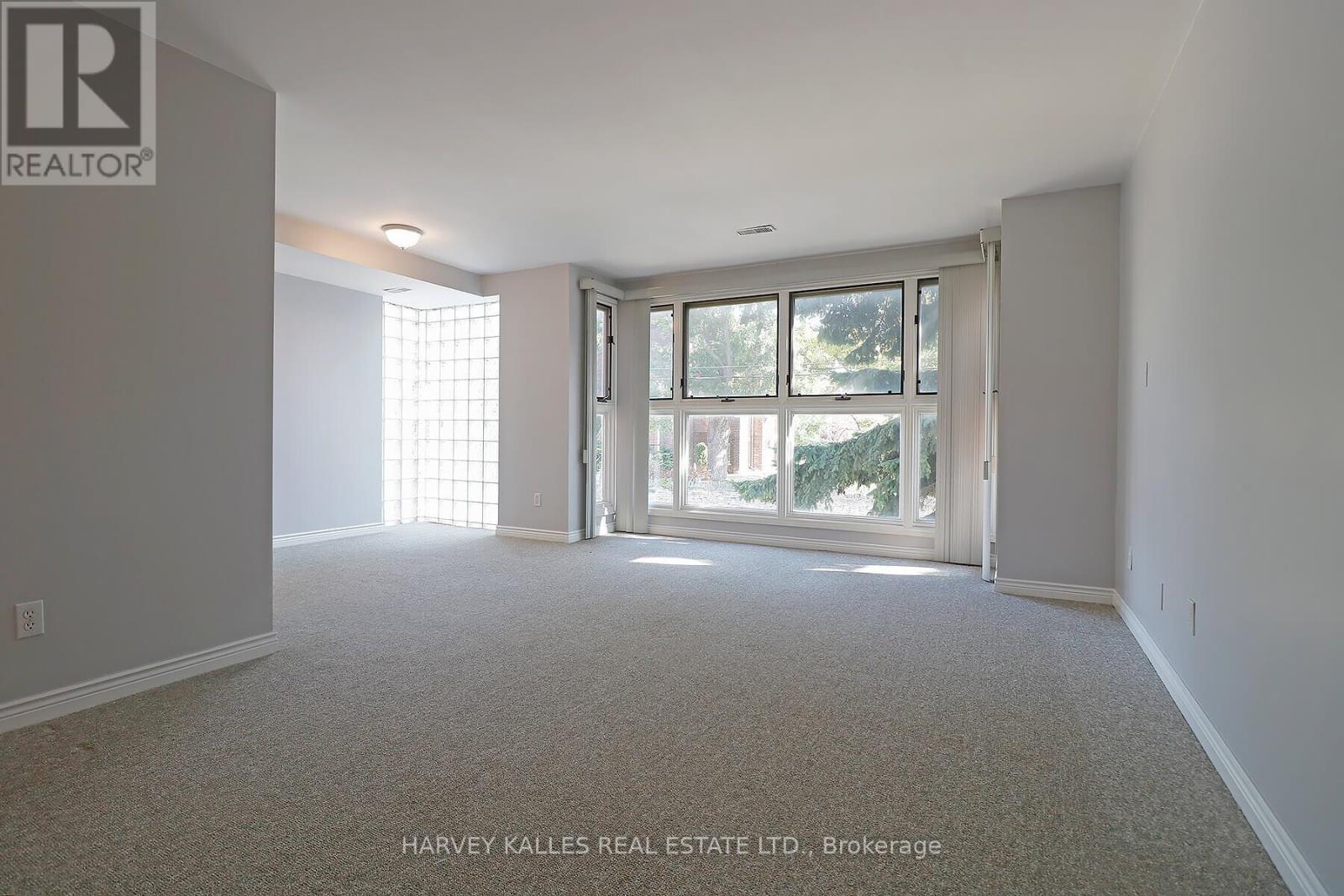 Photo 3 of B 1422 Bayview Avenue, Toronto ON