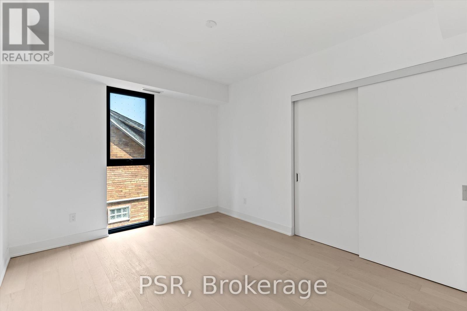 Photo 6 of 304 200 Keewatin Avenue, Toronto ON
