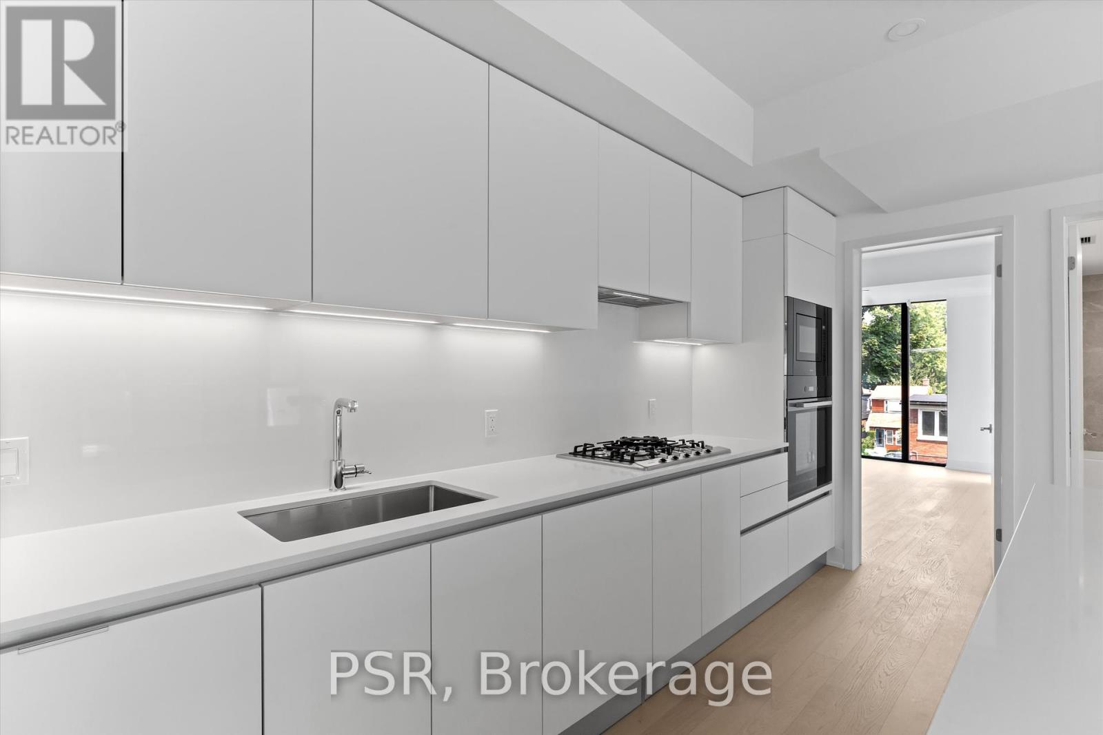 Photo 9 of 304 200 Keewatin Avenue, Toronto ON