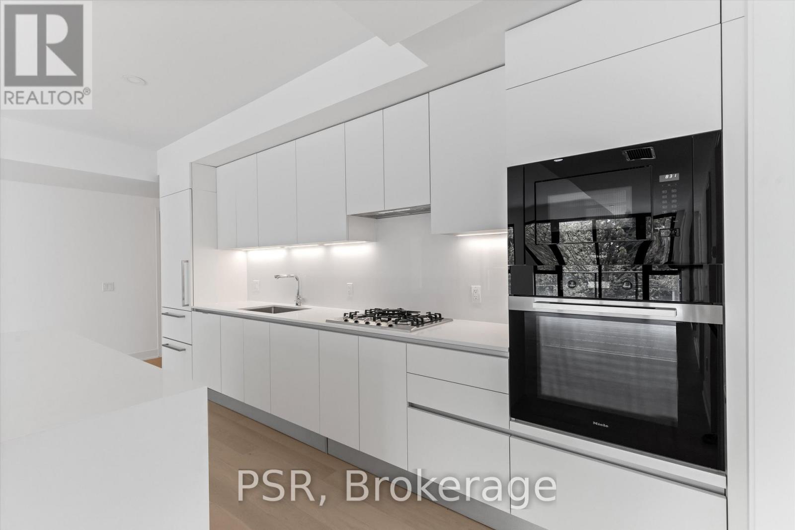 Photo 14 of 304 200 Keewatin Avenue, Toronto ON