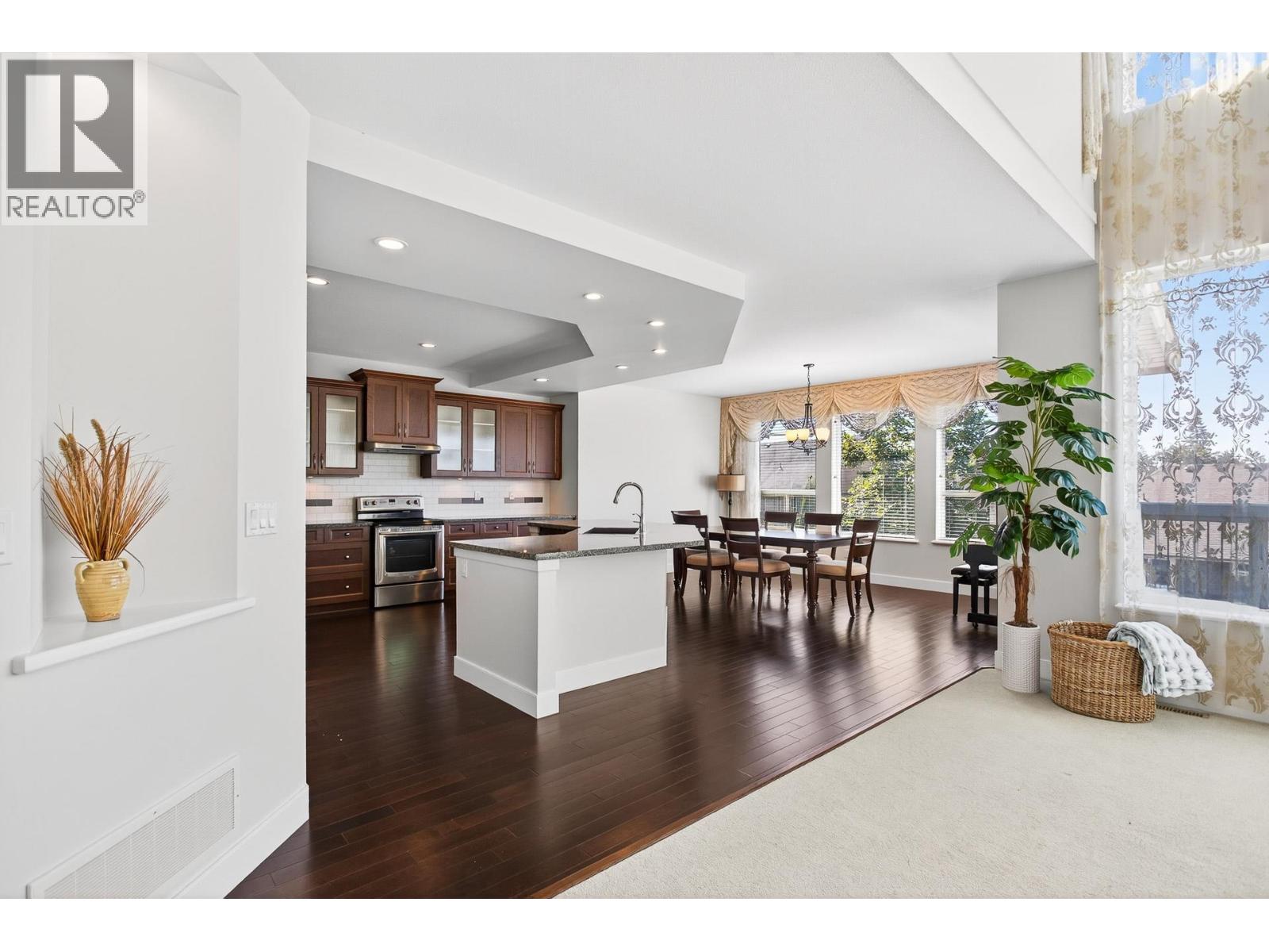 Photo 9 of 3406 Derbyshire Avenue, Coquitlam BC