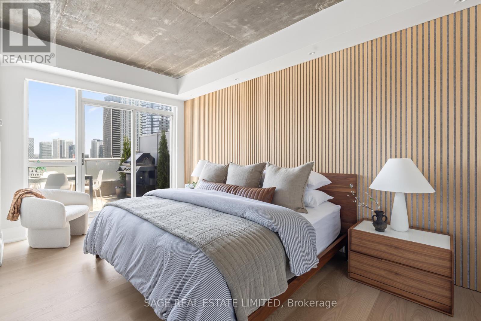 Photo 10 of 912 1 Shaw Street, Toronto ON
