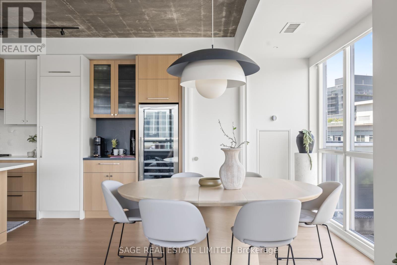 Photo 25 of 912 1 Shaw Street, Toronto ON