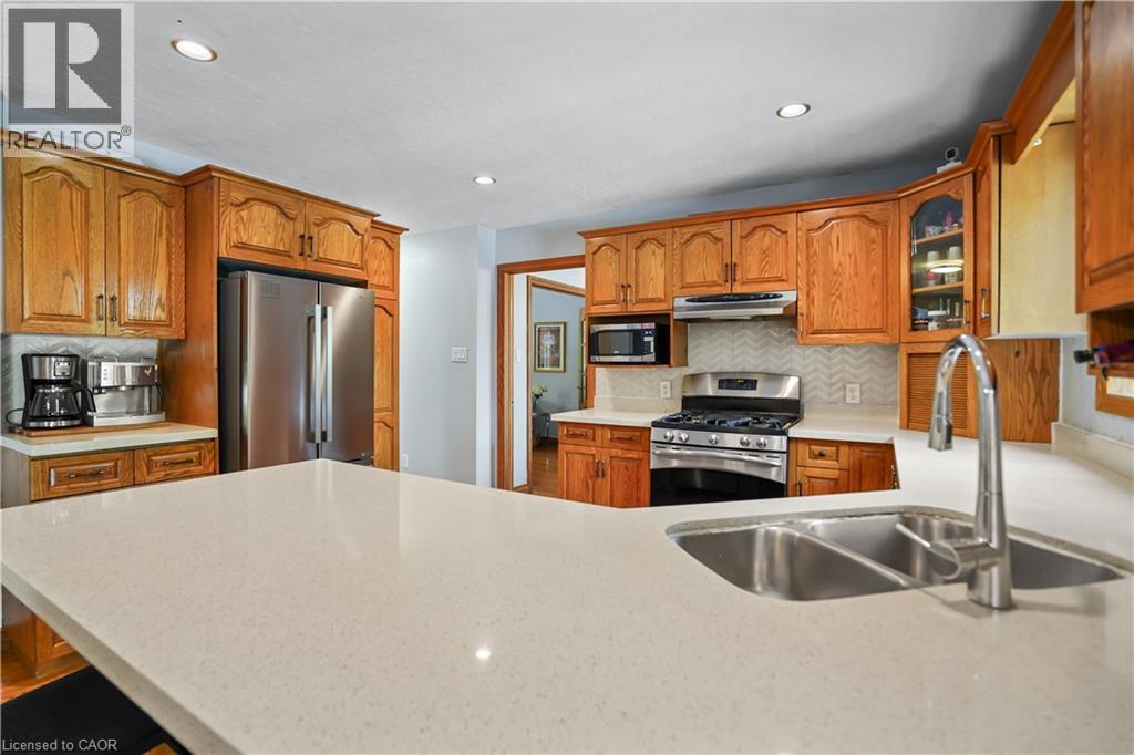 Photo 3 of 616 Rummelhardt Drive, Waterloo ON