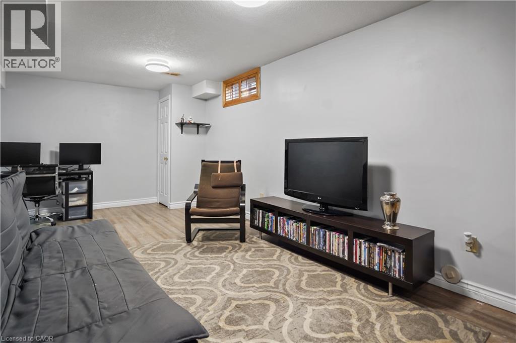Photo 26 of 616 Rummelhardt Drive, Waterloo ON