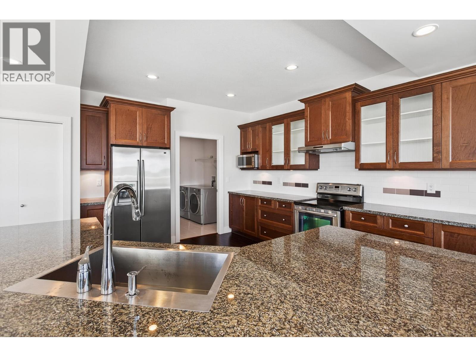 Photo 12 of 3406 Derbyshire Avenue, Coquitlam BC