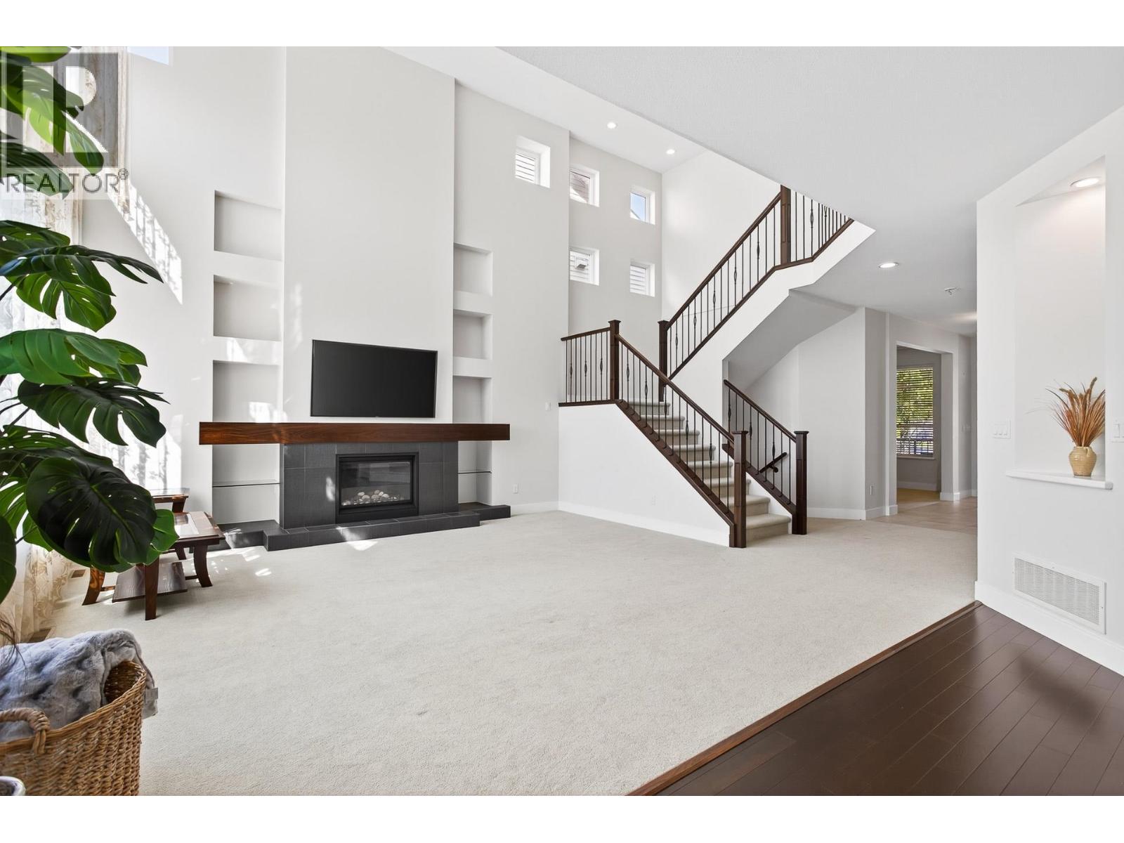 Photo 6 of 3406 Derbyshire Avenue, Coquitlam BC