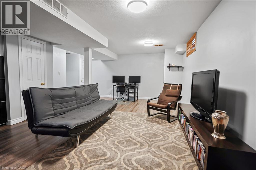 Photo 5 of 616 Rummelhardt Drive, Waterloo ON
