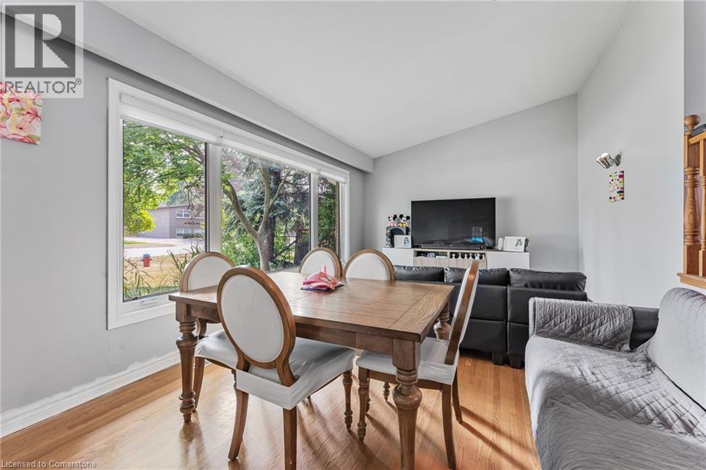 Photo 1 of 611 Pinegrove Road, Oakville ON
