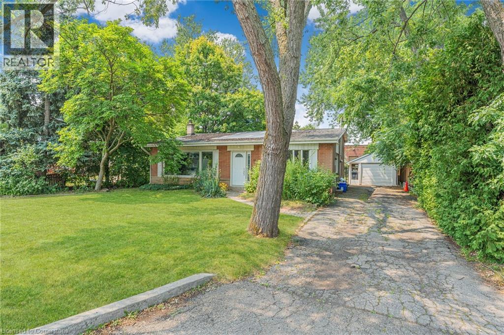 Photo 22 of 611 Pinegrove Road, Oakville ON