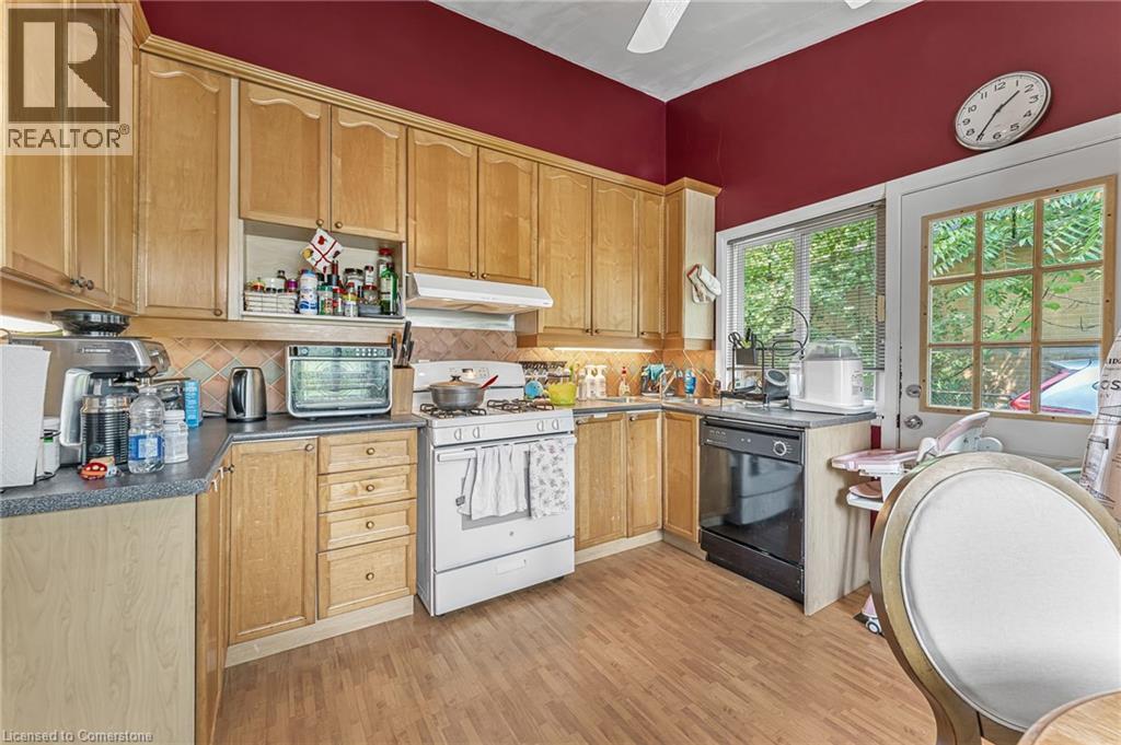 Photo 14 of 611 Pinegrove Road, Oakville ON