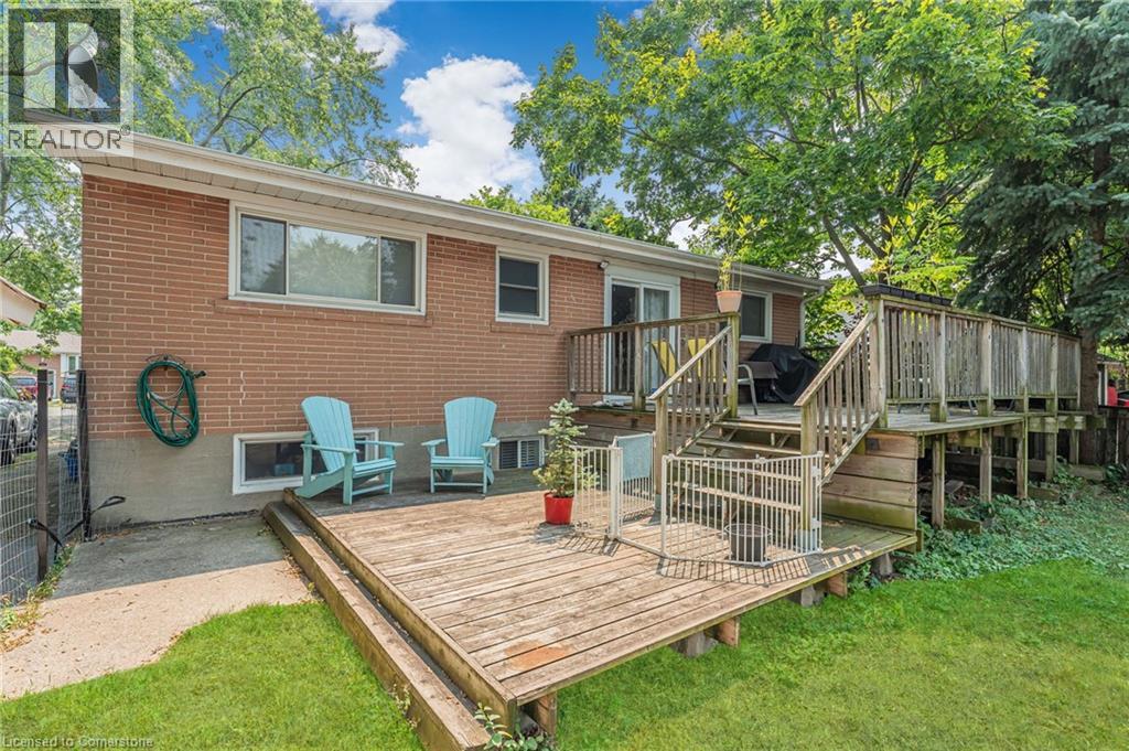 Photo 31 of 611 Pinegrove Road, Oakville ON