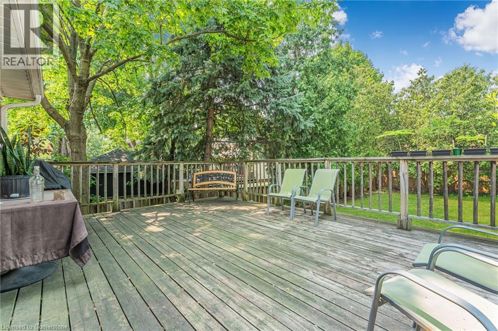 Photo 30 of 611 Pinegrove Road, Oakville ON