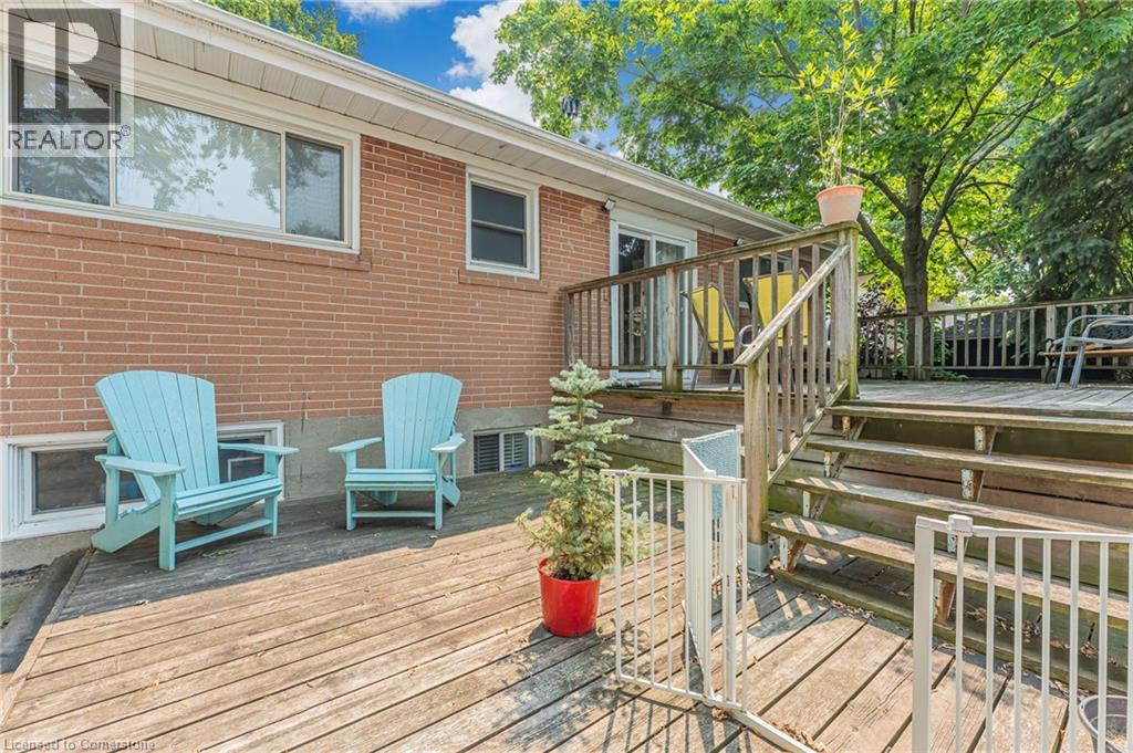 Photo 34 of 611 Pinegrove Road, Oakville ON