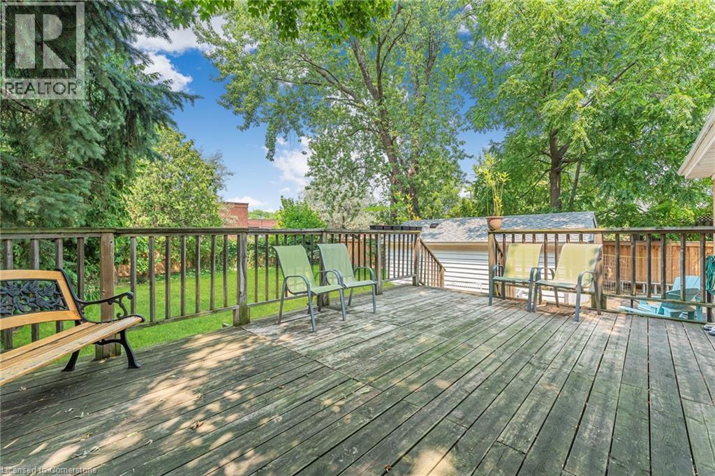 Photo 24 of 611 Pinegrove Road, Oakville ON