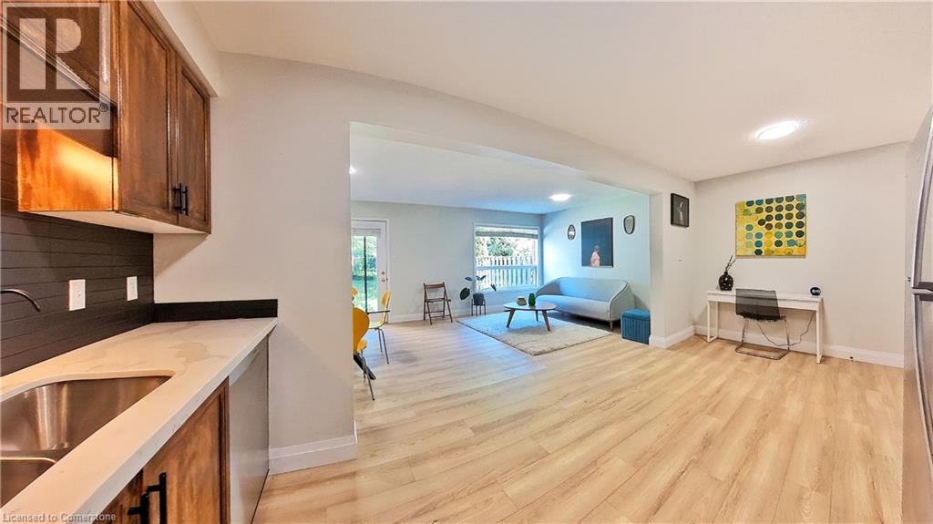Photo 12 of 470 Annapolis Court, Waterloo ON