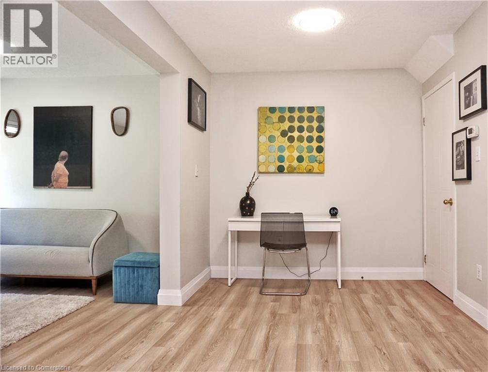 Photo 1 of 470 Annapolis Court, Waterloo ON