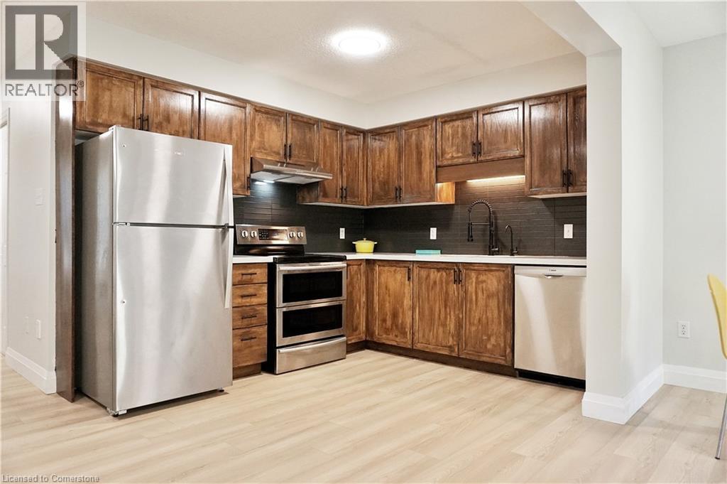 Photo 37 of 470 Annapolis Court, Waterloo ON