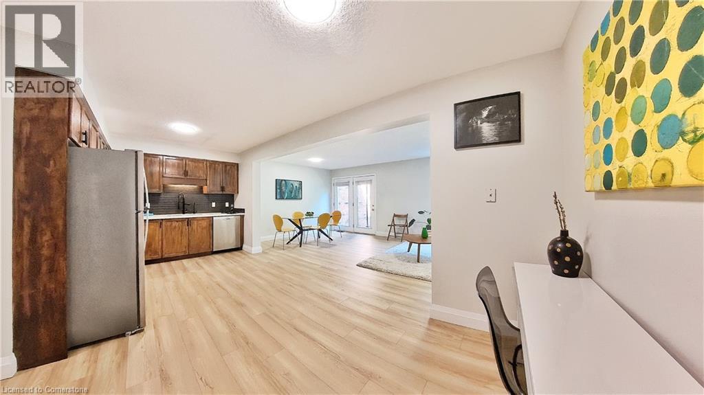 Photo 24 of 470 Annapolis Court, Waterloo ON