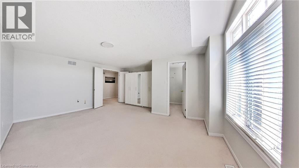 Photo 13 of 470 Annapolis Court, Waterloo ON