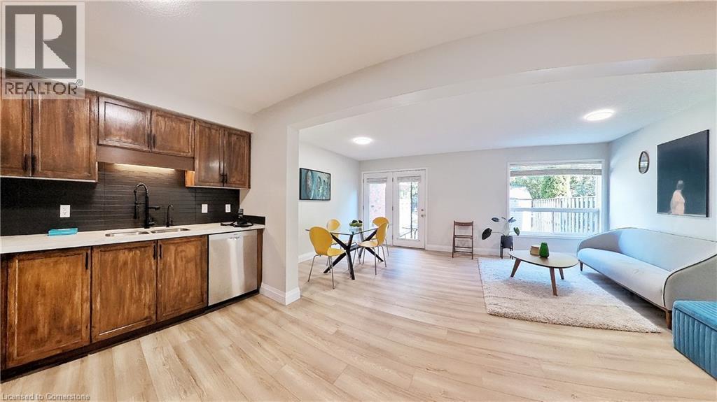 Photo 9 of 470 Annapolis Court, Waterloo ON