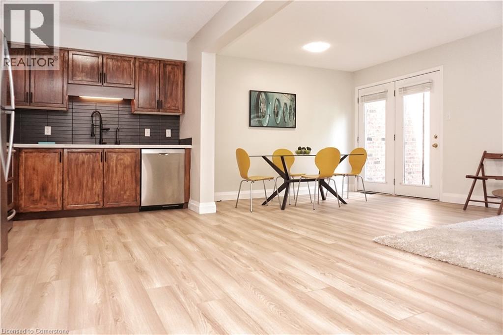Photo 21 of 470 Annapolis Court, Waterloo ON