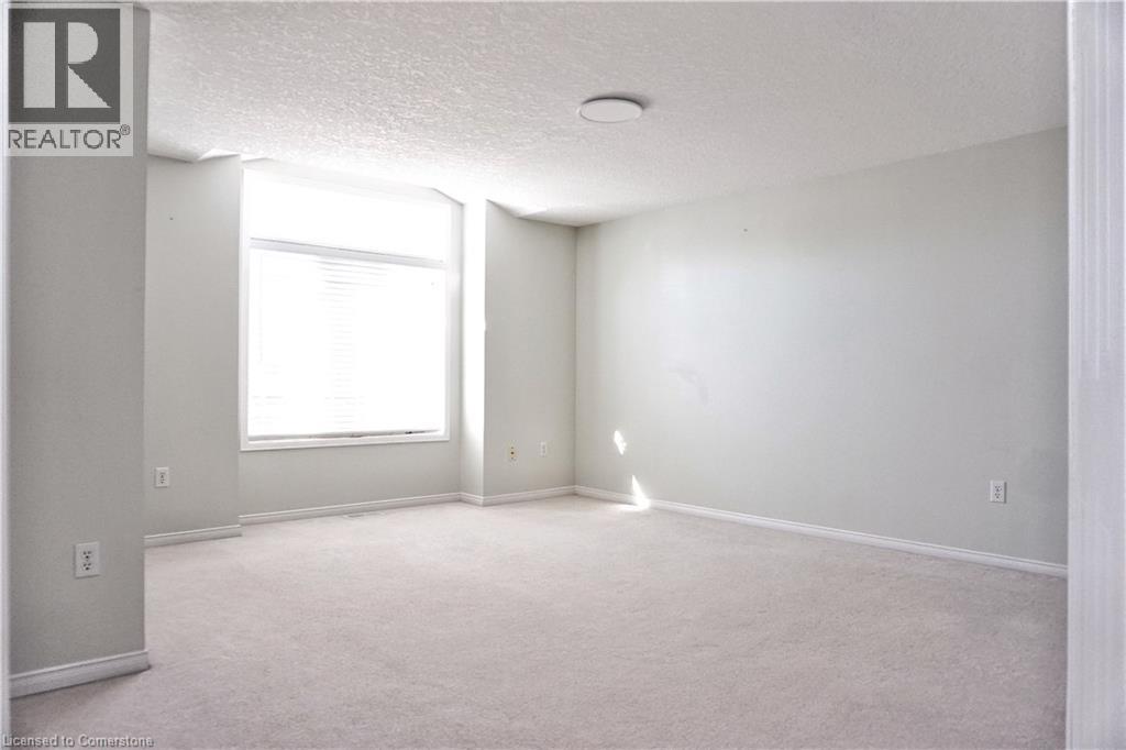 Photo 39 of 470 Annapolis Court, Waterloo ON