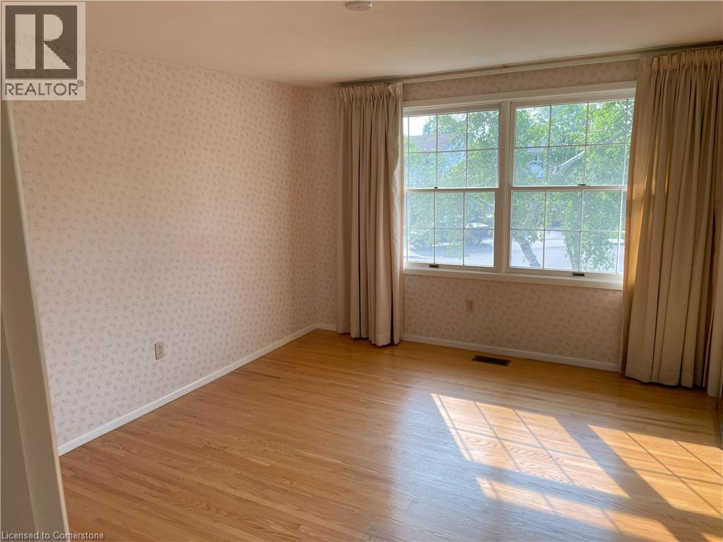 Photo 14 of 30 Lanscott Place, Hamilton ON
