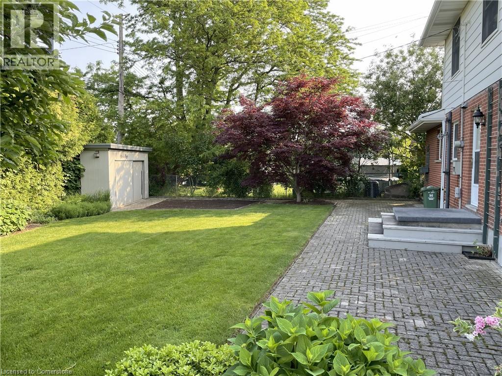 Photo 16 of 30 Lanscott Place, Hamilton ON