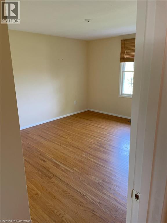 Photo 8 of 30 Lanscott Place, Hamilton ON