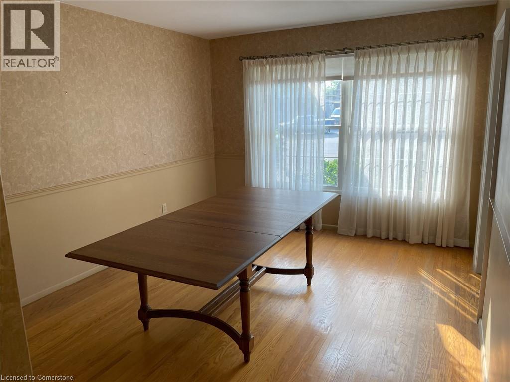 Photo 3 of 30 Lanscott Place, Hamilton ON