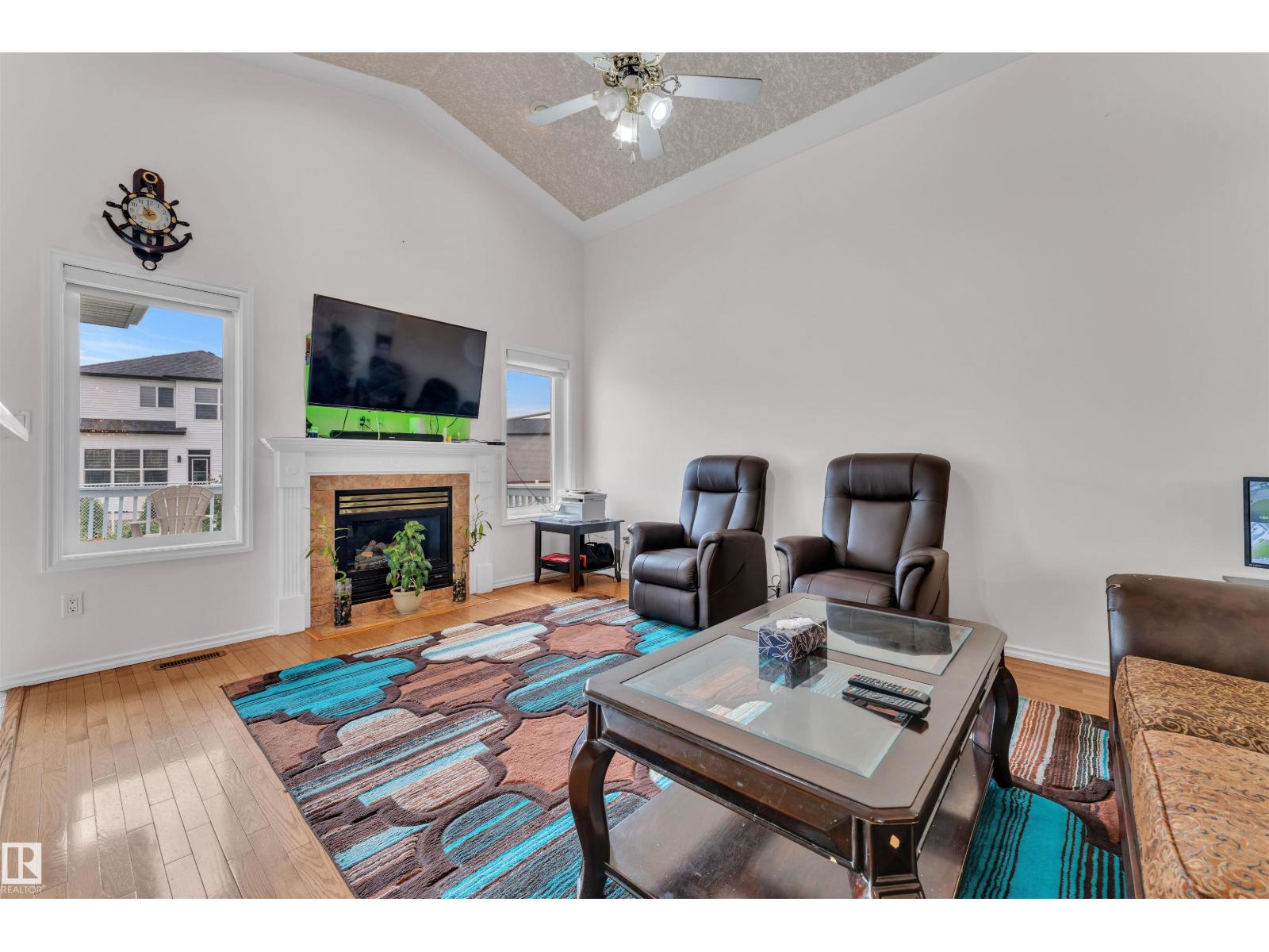 Photo 10 of 723 Kirkness Rd Nw, Edmonton AB