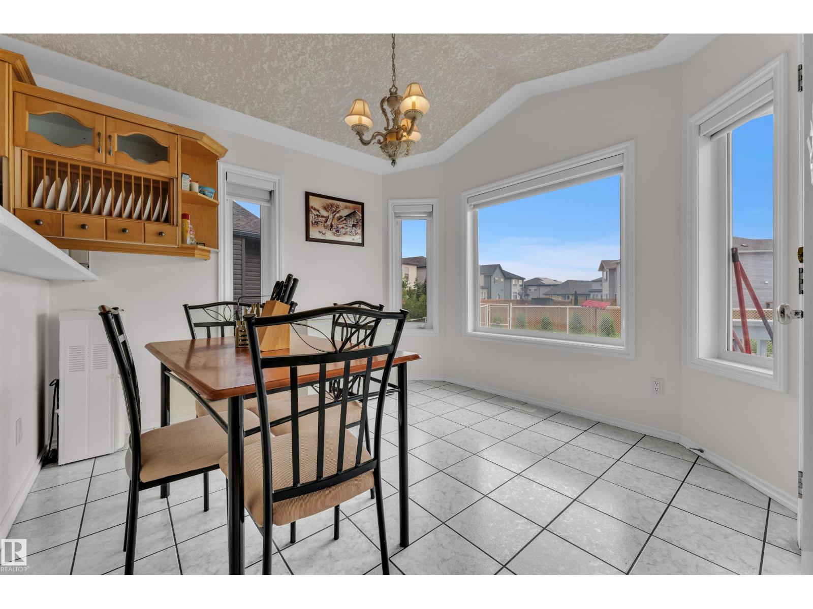 Photo 13 of 723 Kirkness Rd Nw, Edmonton AB