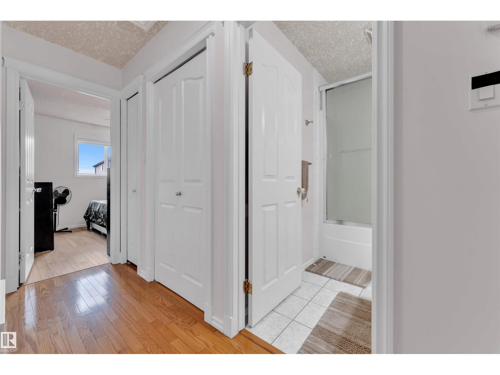 Photo 14 of 723 Kirkness Rd Nw, Edmonton AB