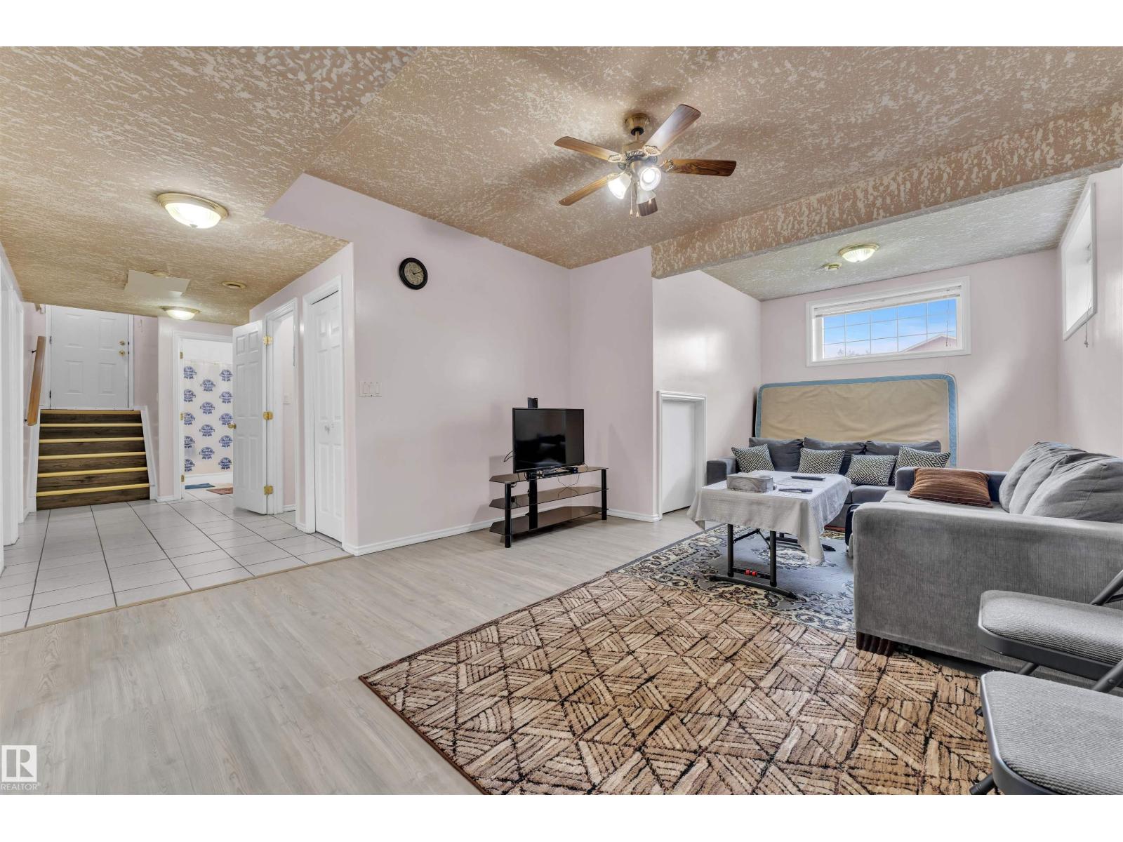 Photo 27 of 723 Kirkness Rd Nw, Edmonton AB