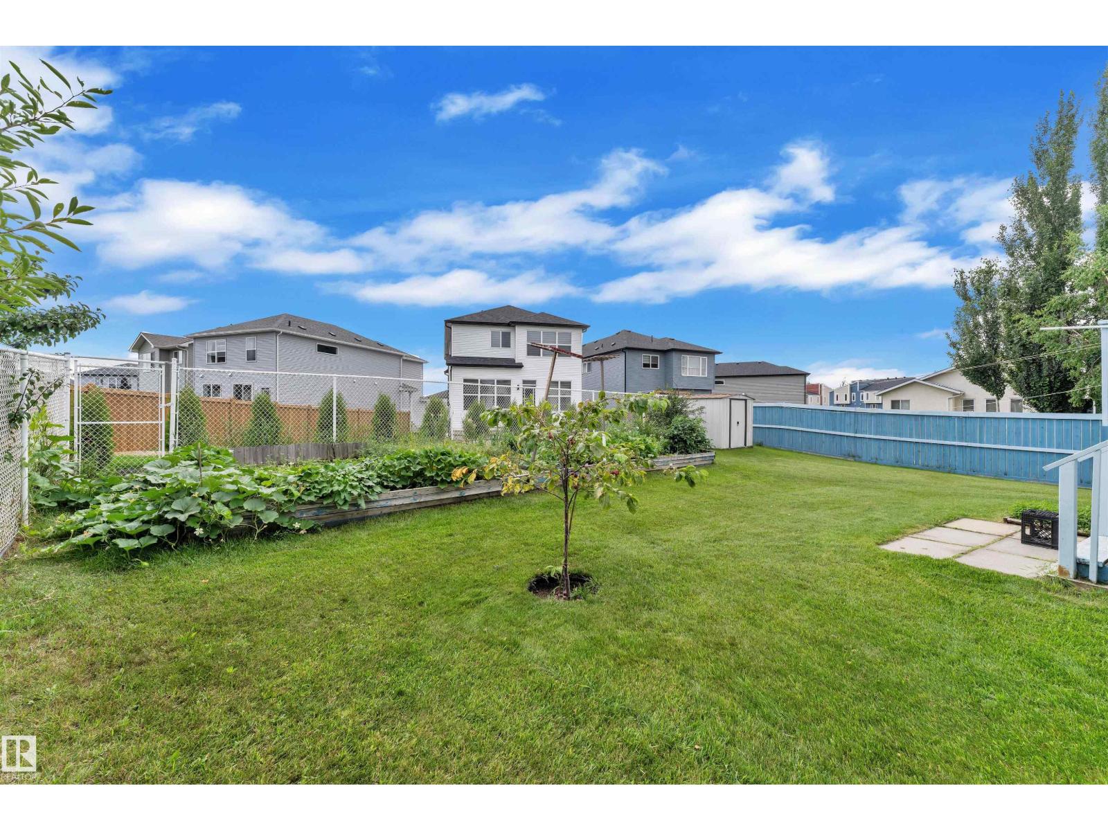 Photo 39 of 723 Kirkness Rd Nw, Edmonton AB
