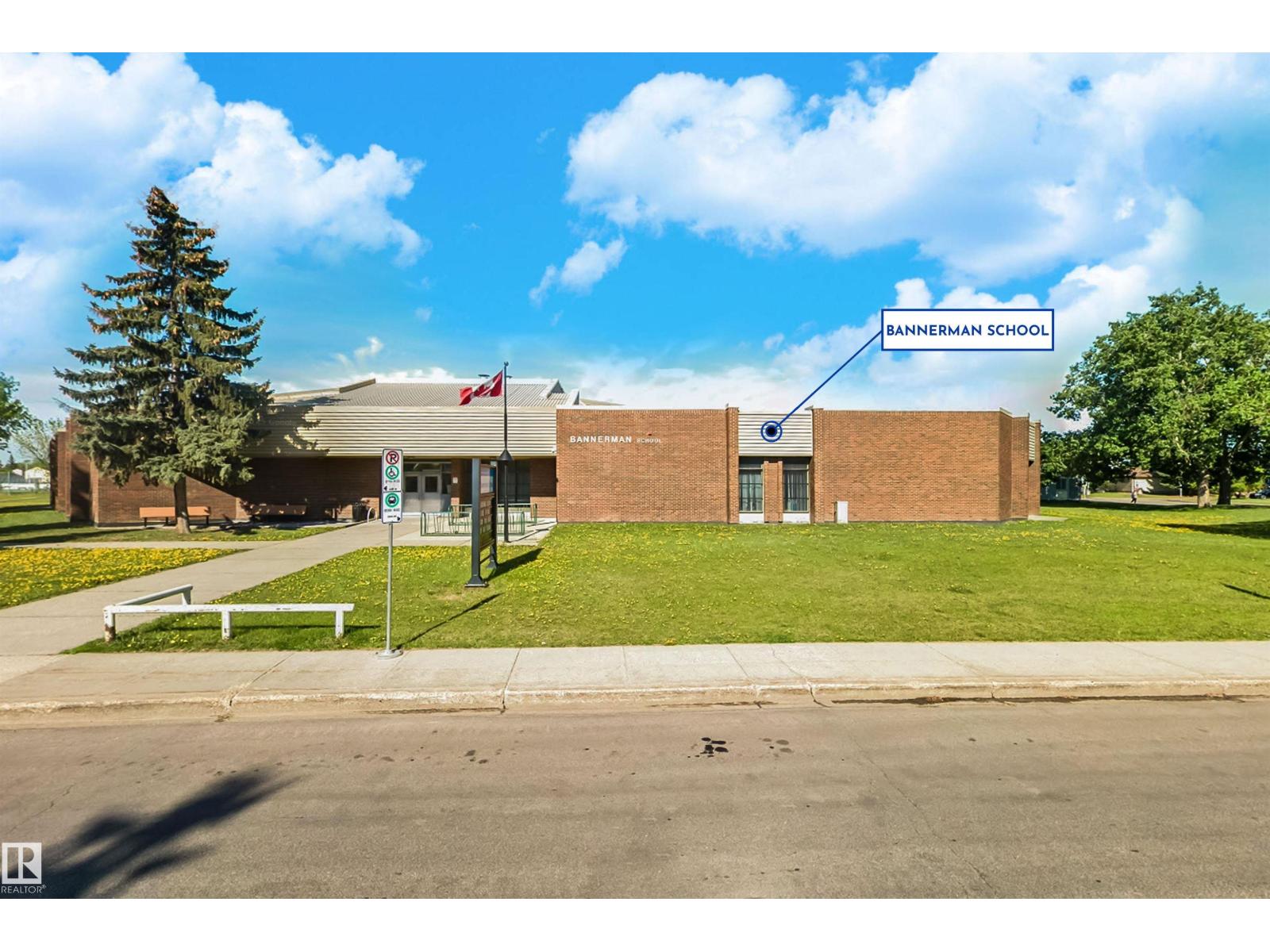 Photo 42 of 723 Kirkness Rd Nw, Edmonton AB