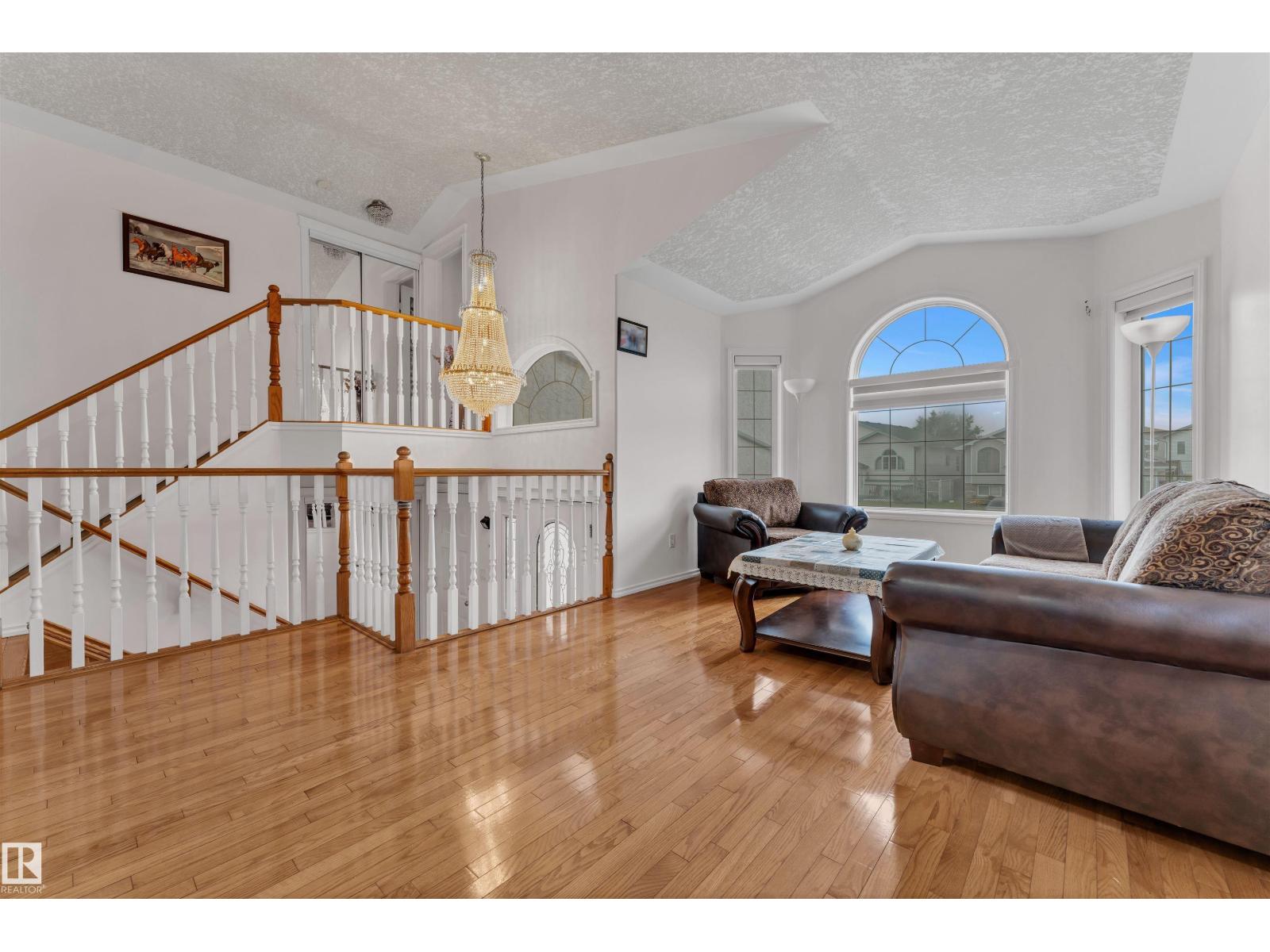 Photo 6 of 723 Kirkness Rd Nw, Edmonton AB