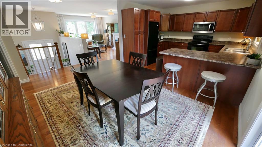 Photo 5 of 1680 Timmins Avenue, Innisfil ON