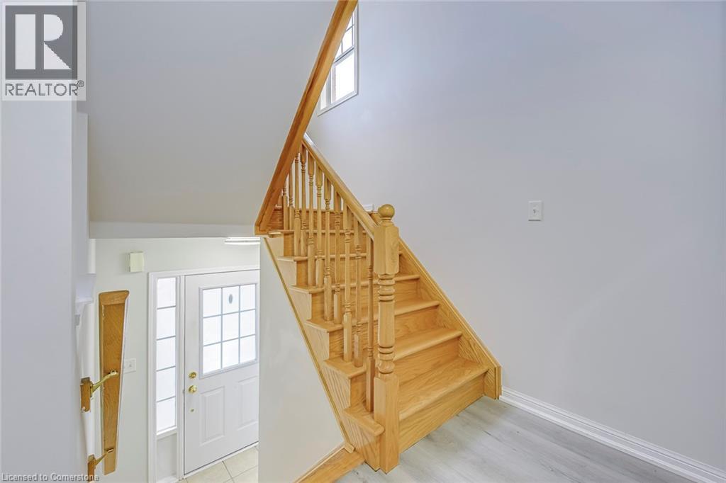 Photo 6 of 2872 Garnethill Way, Oakville ON