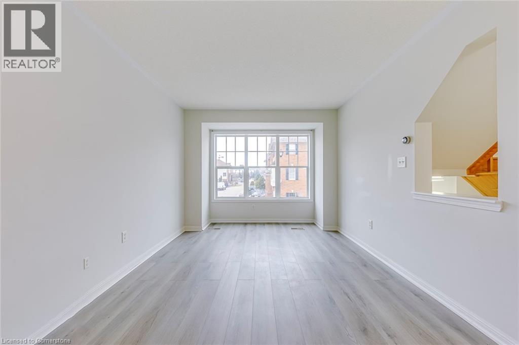 Photo 33 of 2872 Garnethill Way, Oakville ON